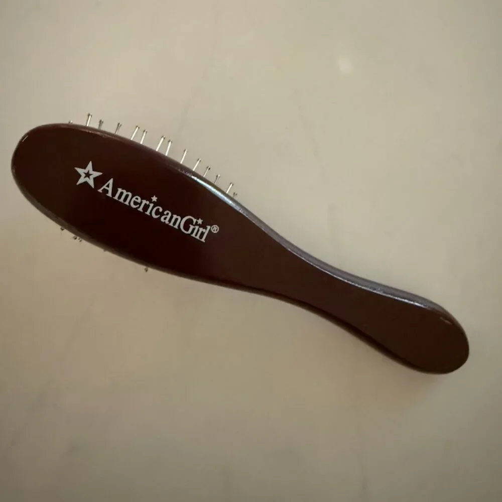 American Girl Doll - Isabelle Doll of the Year 2014 with outfits and accessories - Picture 4 of 10